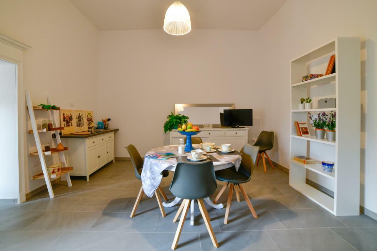 Casa Cavour - Luxury Apartment 사사리 외부 사진