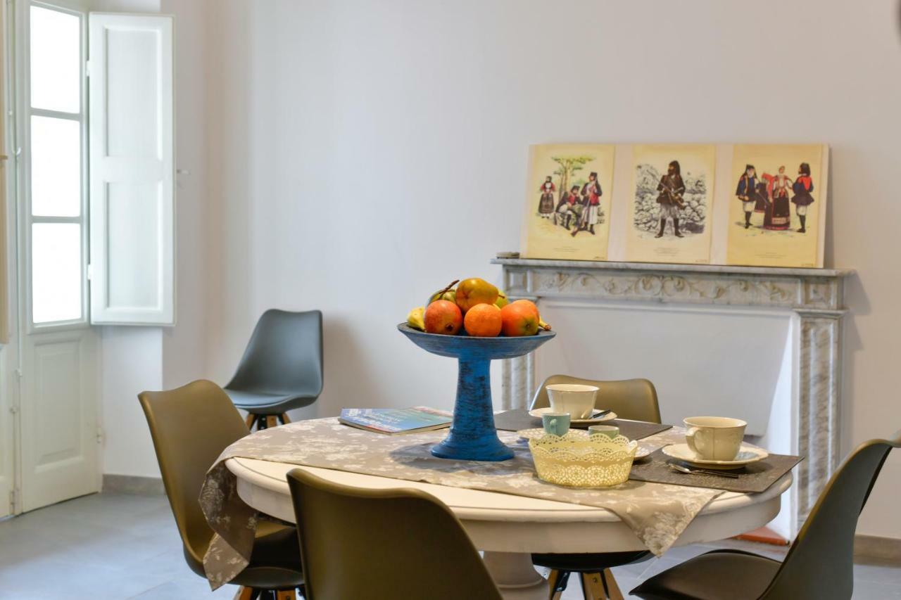 Casa Cavour - Luxury Apartment 사사리 외부 사진